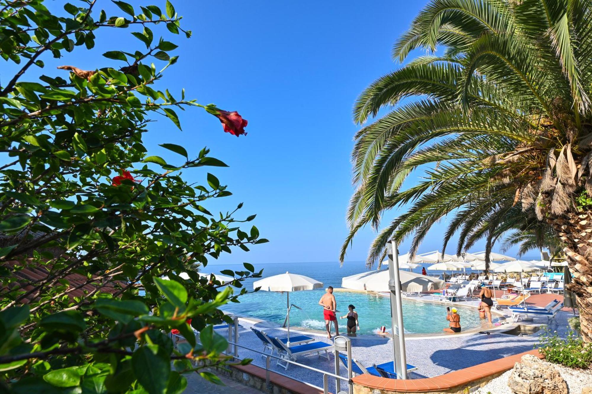 Resort Baia Del Silenzio Pisciotta Exterior photo