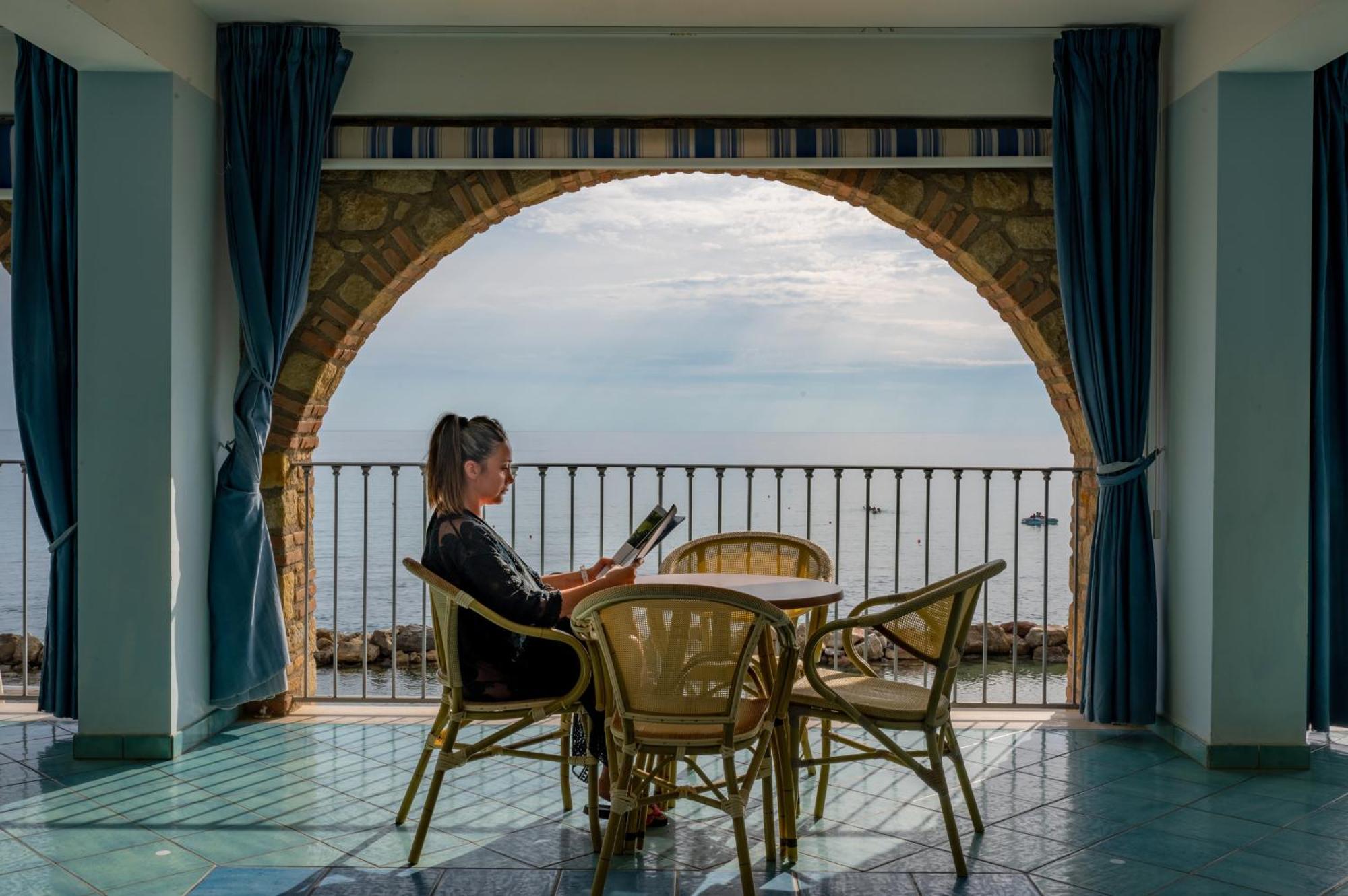 Resort Baia Del Silenzio Pisciotta Exterior photo